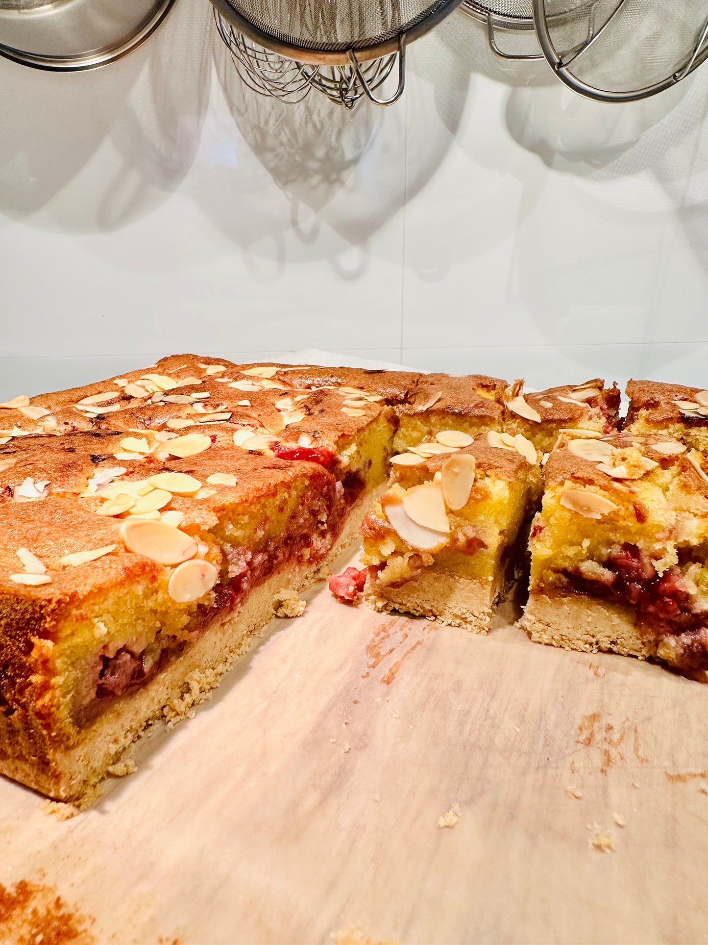 RASPBERRY BAKEWELL TART